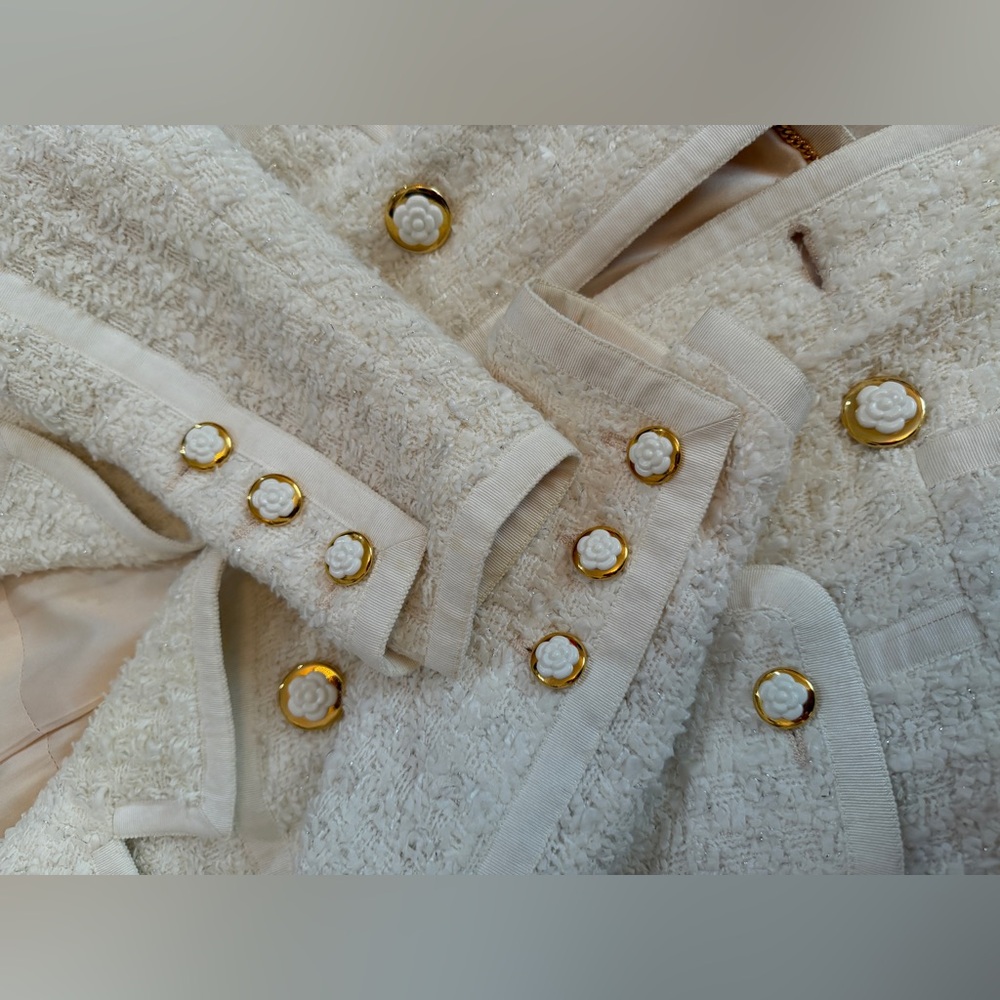 Chanel Boutique vintage skirt suit from the Cruise 1991 collection with a jacket - Picture 4 of 14